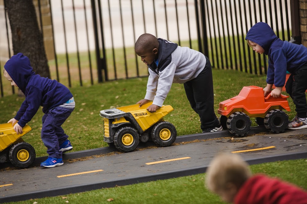 Montessori Episcopal School photo 2