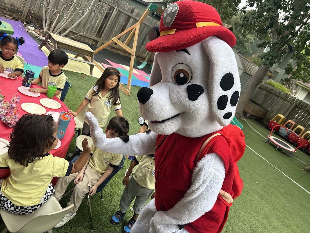 Globo Dorado Spanish Immersion photo 4